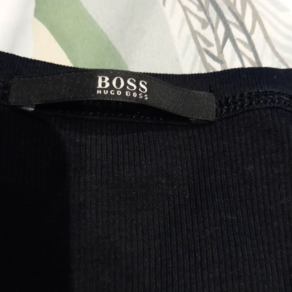 Hugo Boss Silver shimmer top NWOT - Picture 3 of 6